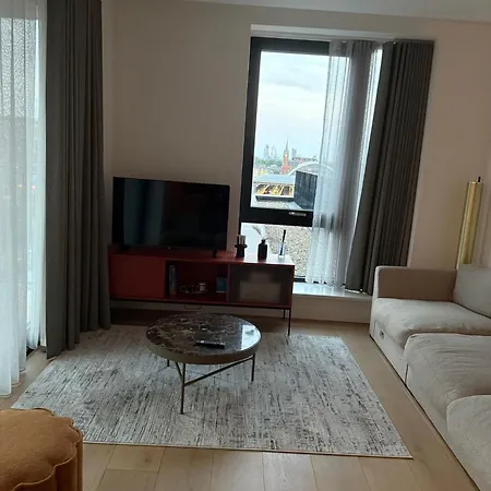 Kings Cross Canal View Apartment London
