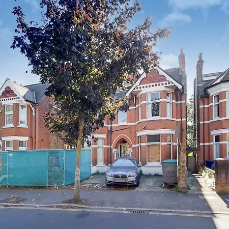 Appartement Spacious Ealing Broadway Londres