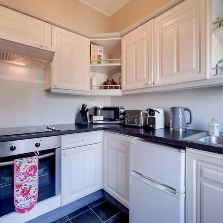 Spacious Ealing Broadway