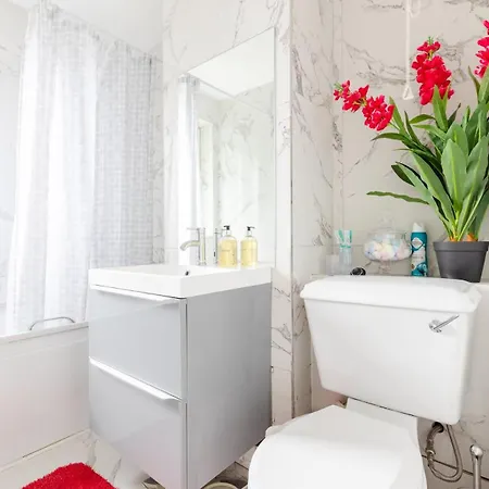Ferienhaus Cosy 3 Bed Flat Near London's Highlights