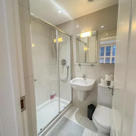3 Bedroom With Private Terrace In Pimlico, Westminster, Victoria