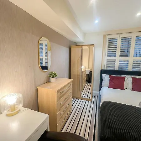Appartamento 3 Bedroom With Private Terrace In Pimlico, Westminster, Victoria Londra