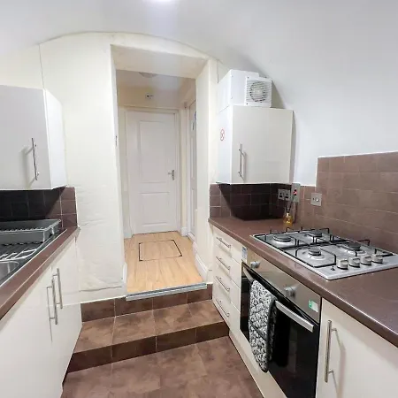3 Bedroom With Private Terrace In Pimlico, Westminster, Victoria *