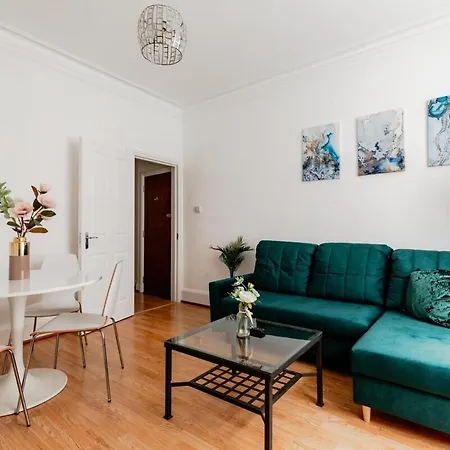 Hyde Park Designer Serviced With A/c Apartment London