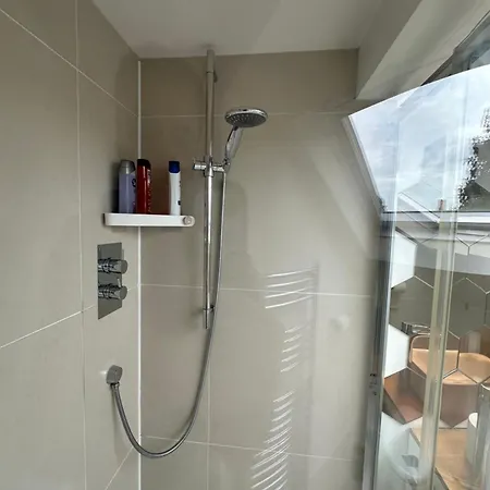 Private Double And Bathroom Zone 3 West Free Parking *