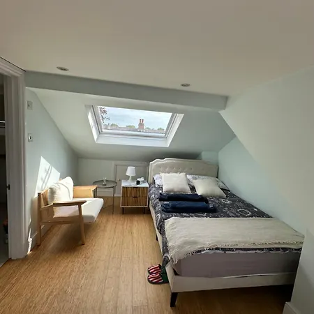 Private Double And Bathroom Zone 3 West Free Parking * London