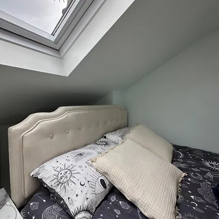 Private Double And Bathroom Zone 3 West Free Parking London