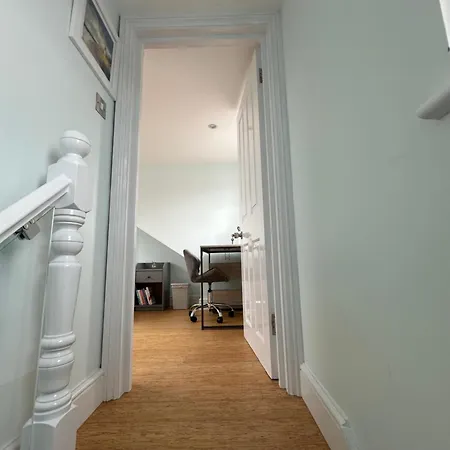 Guest house Private Double And Bathroom Zone 3 West Free Parking London