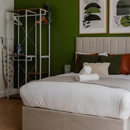 Apartment Hyde Park Designer Serviced With A/c *