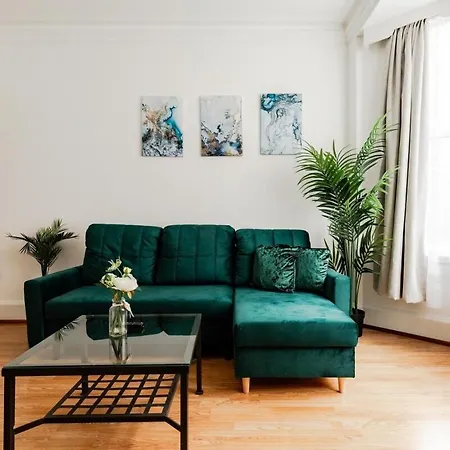 Apartment Hyde Park Designer Serviced With A/c *