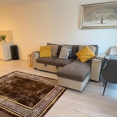 Apartamento Brand New Three Bedroom Luxury In Harrow Hatch End