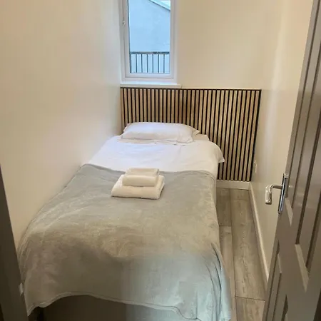 Apartment Fully Furbished Entire Flat 2 *