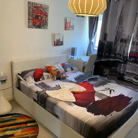 Lovely Spacious Next Hyde Park Lejlighed *