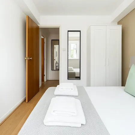 Modern Flat Near Tower Bridge