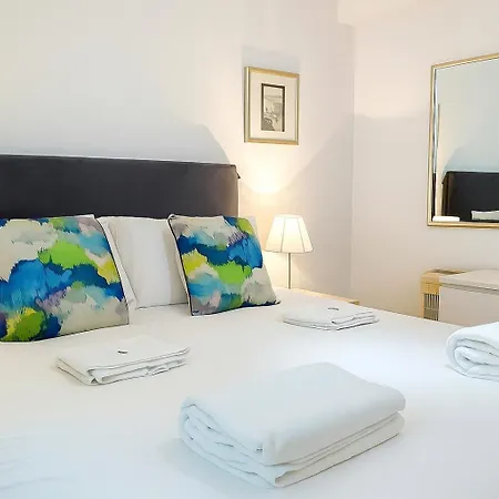 Still Life Tower Hill Executive Apartment