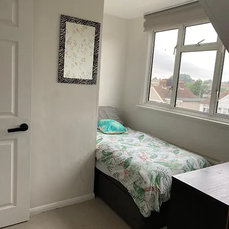بيت شباب Eejs Charming 6 Bedroom - With Large Garden لندن