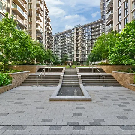 Luxury Sky Scraper Building Modern 2 Bedroom Next To Westfield Shopping Mall London! Apartamento *