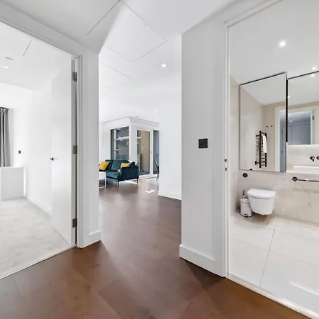 Luxury Sky Scraper Building Modern 2 Bedroom Next To Westfield Shopping Mall London! * Londres