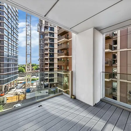 Luxury Sky Scraper Building Modern 2 Bedroom Next To Westfield Shopping Mall London! Apartamento *