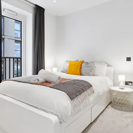 Apartamento Luxury Sky Scraper Building Modern 2 Bedroom Next To Westfield Shopping Mall London! Londres