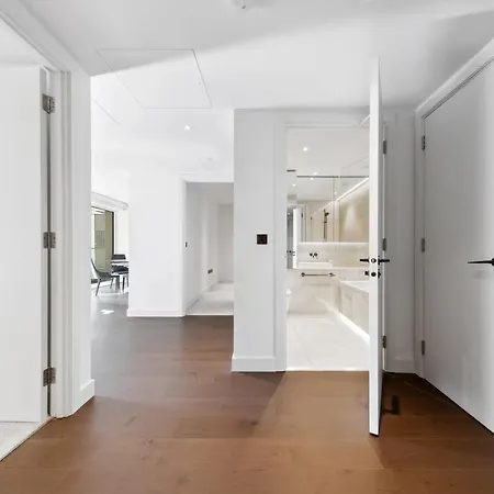 Luxury Sky Scraper Building Modern 2 Bedroom Next To Westfield Shopping Mall London! * Londres