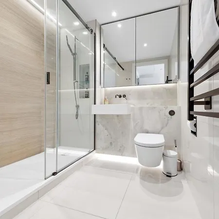 Apartamento Luxury Sky Scraper Building Modern 2 Bedroom Next To Westfield Shopping Mall London! *