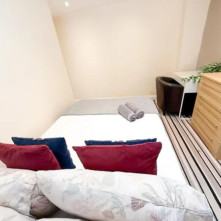 3 Bedroom With Private Terrace In Pimlico, Westminster, Victoria *