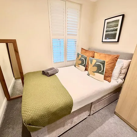 3 Bedroom With Private Terrace In Pimlico, Westminster, Victoria Londra