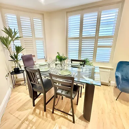 3 Bedroom With Private Terrace In Pimlico, Westminster, Victoria Appartamento Londra