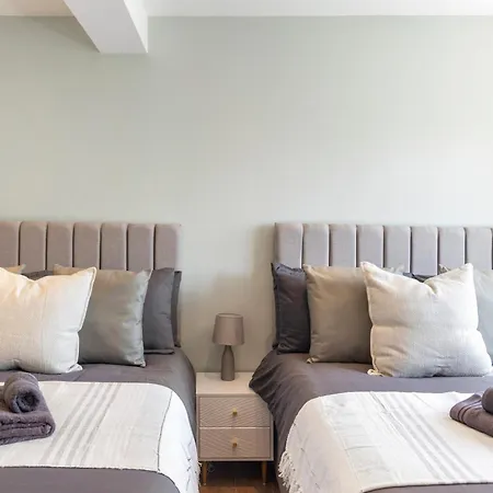 Kew View 2br Sleeps 9, Walk To Tube & Sights Apartamento Richmond (Greater London)