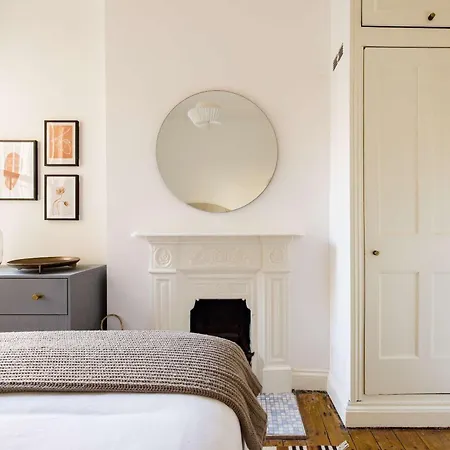 The Fulham Bolthole - Beckoning 2bdr Flat With Garden
