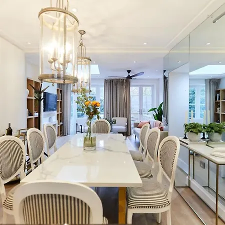 Apartment The St. Lukes Garden Place - Spacious 4bdr House With Garden And Terrace