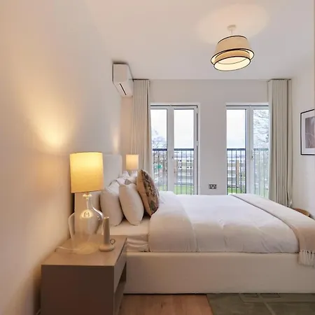 The Wembley Park Sanctuary - Stunning 2bdr Flat With Balcony