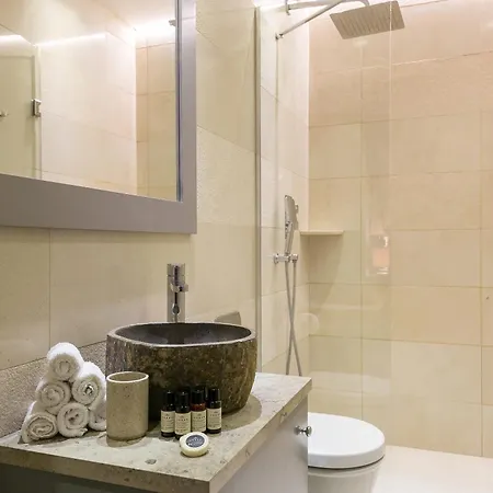 The Muse's Mansion - Covent Garden By Frankie Says Apartman London