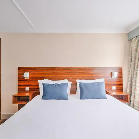 Palms & Retreat By Palette Sta Double Romford