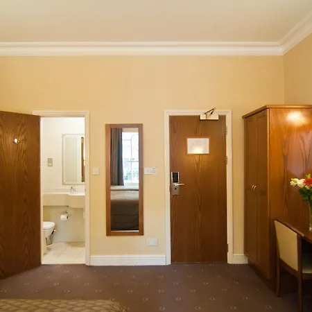 Hotel Orchard 3*