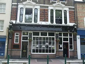 Hostal Onefam Waterloo 18-36 Years Old *