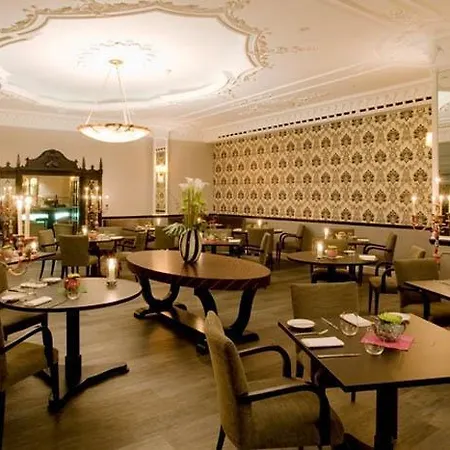 Swissotel The Howard Hotel