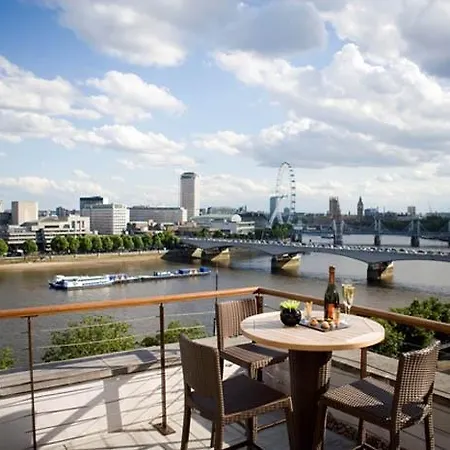 Hotel Swissotel The Howard 5*