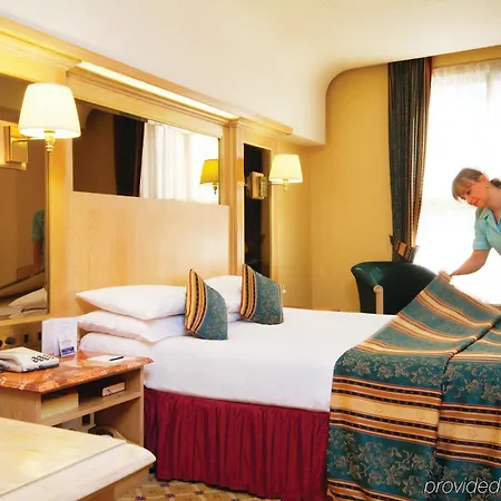 Thistle Westminster Hotel 4*