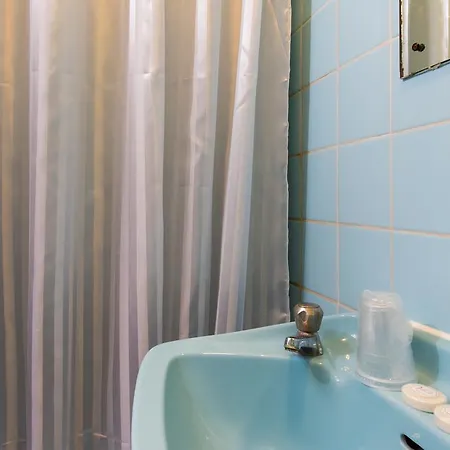 Aquarius Hotel 2*