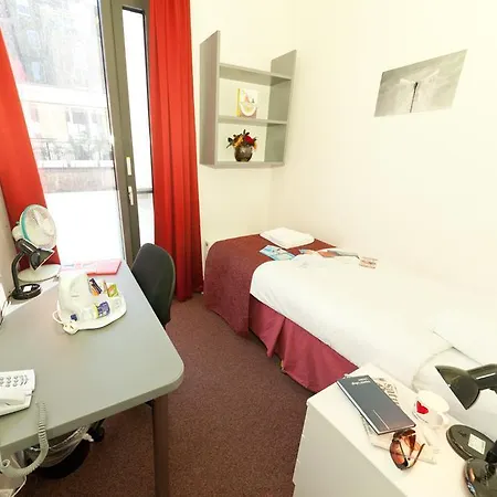 Imperial College Princes Garden 4*
