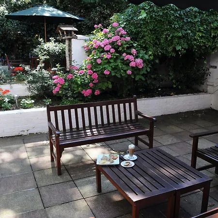 Western Burns Kensington 3* London
