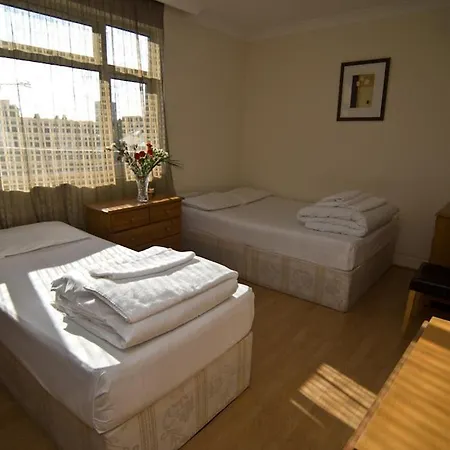 Park View Hotel 3*