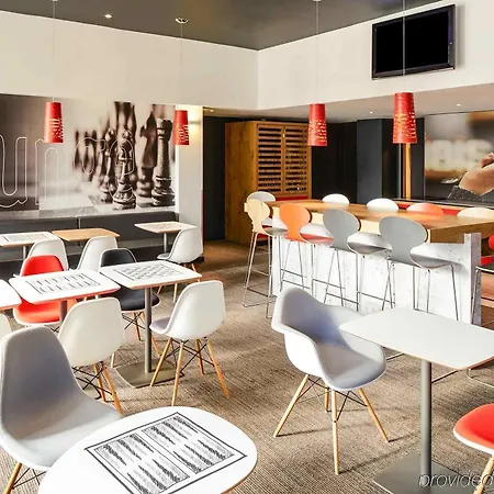 Ibis Stratford