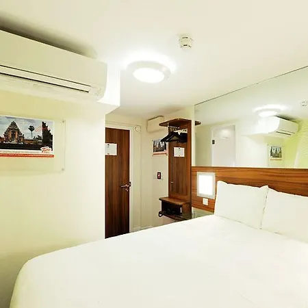 Point A Westminster 3* Londra