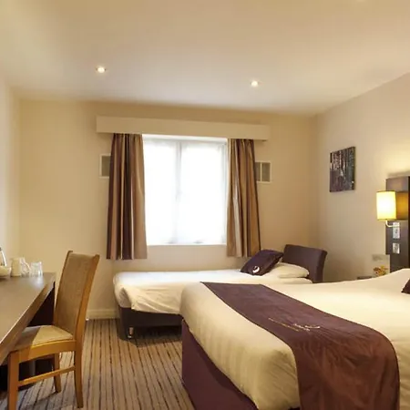 Premier Hendon - The Hyde 3*