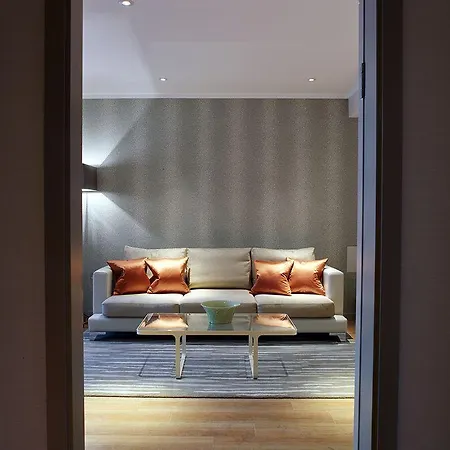 Cheval Three Quays At The Tower Of 5*