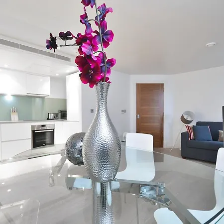 Uber Eye House Apartment *