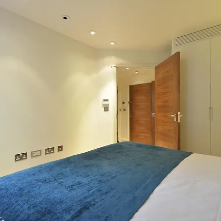 Uber Eye House